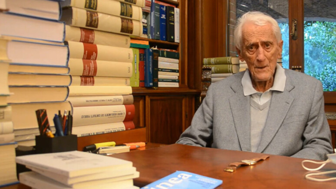 Ho conosciuto Eugenio Borgna, il medico psichiatra, cioè l’ho sentito per la prima volta, tanti anni fa. 